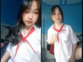 Xem ngay: Em học sinh mới lớn nứng lồn